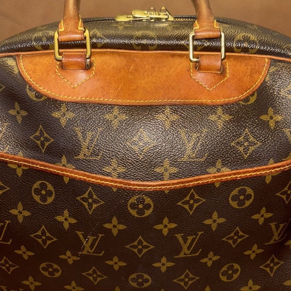Louis Vuitton Monogram Deavuille Handbag with COA - Picture 5 of 15